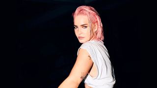 Anne-Marie'den sürpriz açıklama!