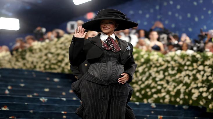Rihanna'dan 3. hamilelik pozları!
